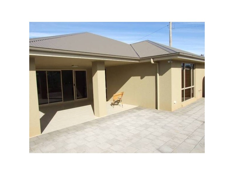 8 Victoria Street, Parkes NSW 2870