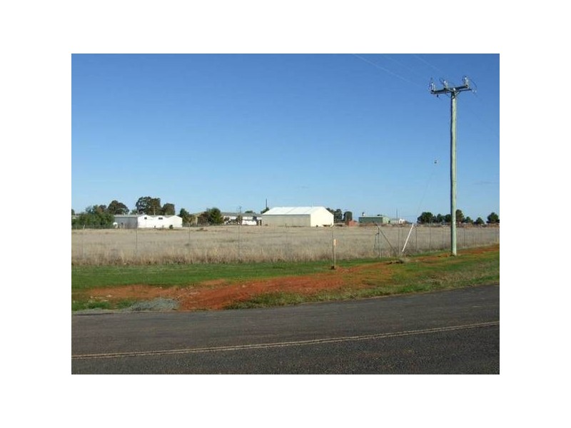 1 Clarke Street, Parkes NSW 2870