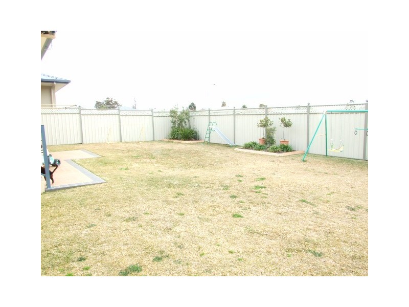 36 Best Street, Parkes NSW 2870
