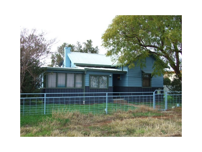 51 Howard Street, Peak Hill NSW 2869