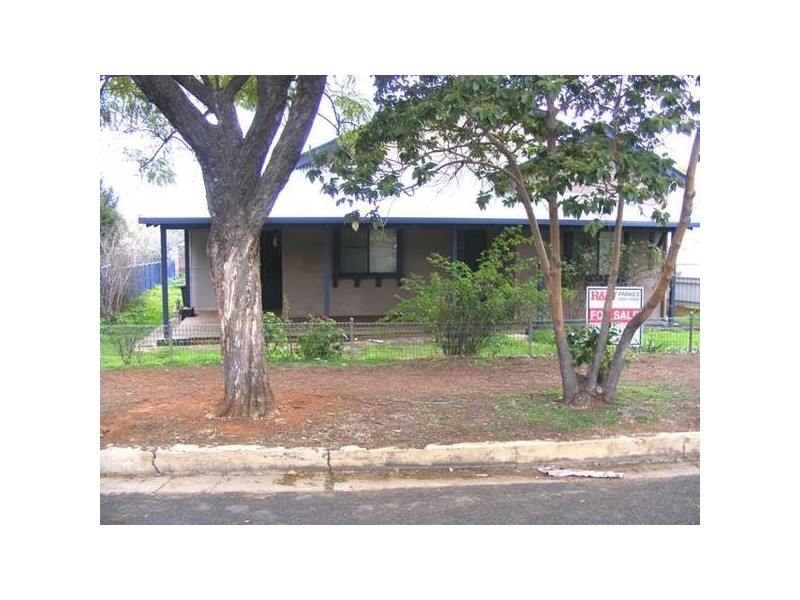 47 Orange Street, Parkes NSW 2870