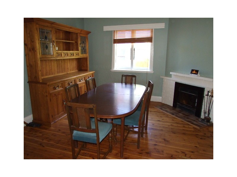 56 Orange Street, Parkes NSW 2870