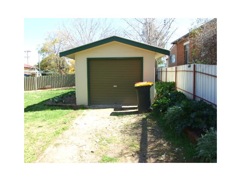 56 Orange Street, Parkes NSW 2870