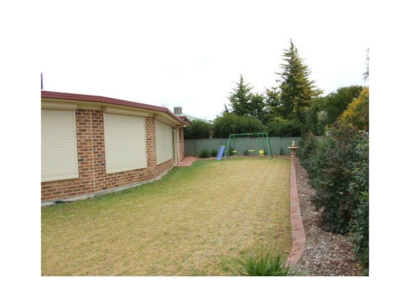 10 Christina Close, Parkes NSW 2870