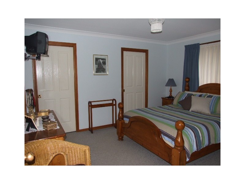 10 Christina Close, Parkes NSW 2870