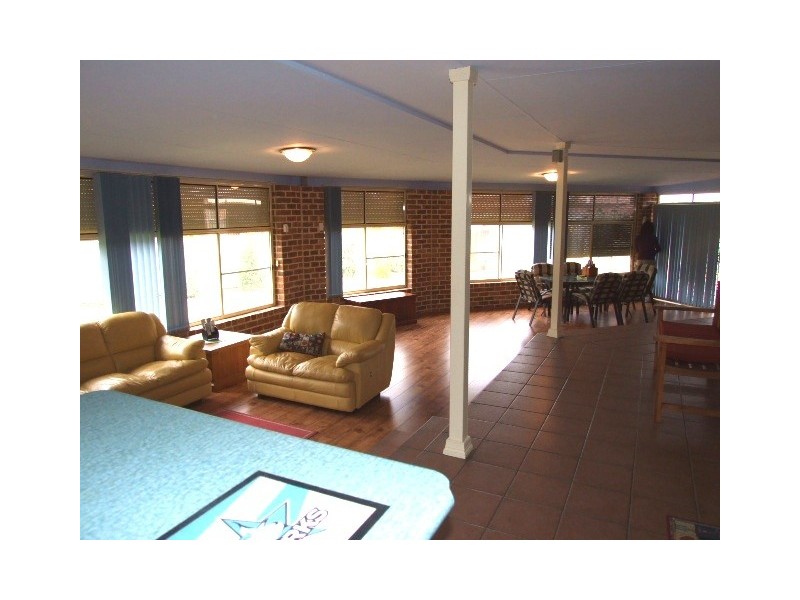 10 Christina Close, Parkes NSW 2870