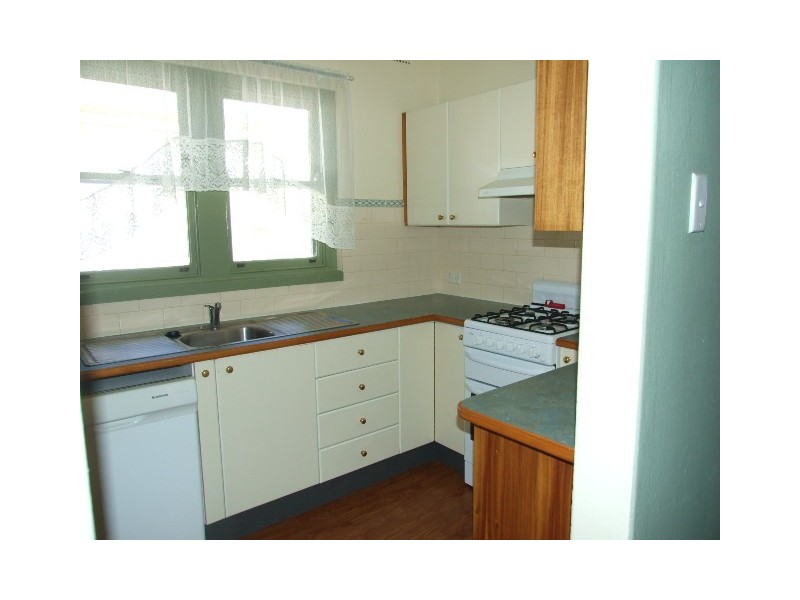 12 Armstrong Street, Parkes NSW 2870