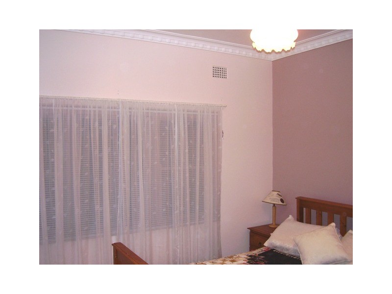 12 Armstrong Street, Parkes NSW 2870