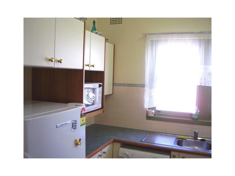 12 Armstrong Street, Parkes NSW 2870