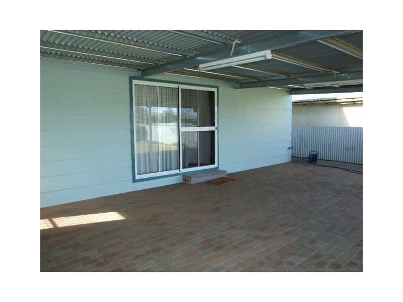 12 Armstrong Street, Parkes NSW 2870