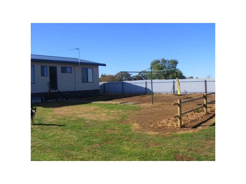 120 Boori Street, Peak Hill NSW 2869