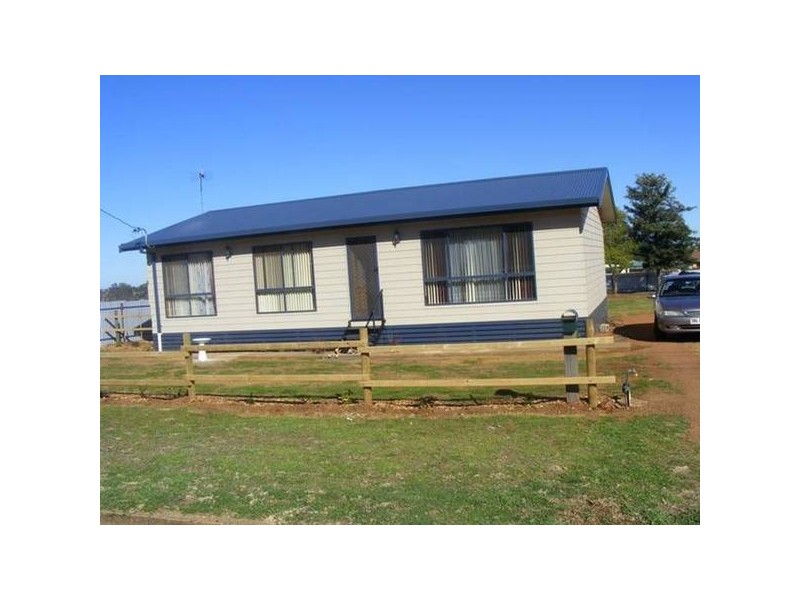120 Boori Street, Peak Hill NSW 2869