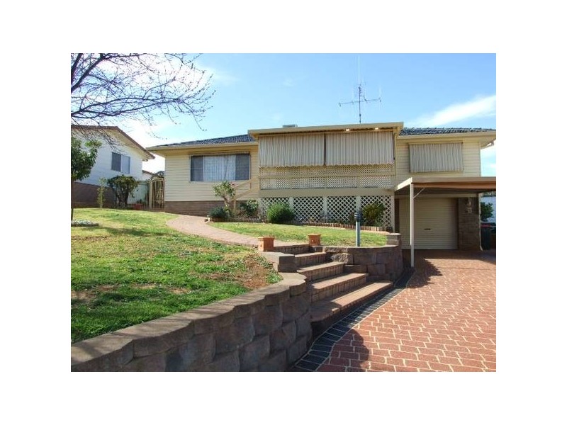 83 High Street, Parkes NSW 2870