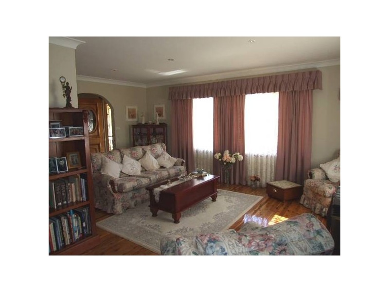 83 High Street, Parkes NSW 2870