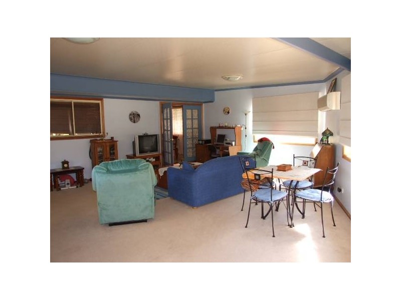 83 High Street, Parkes NSW 2870