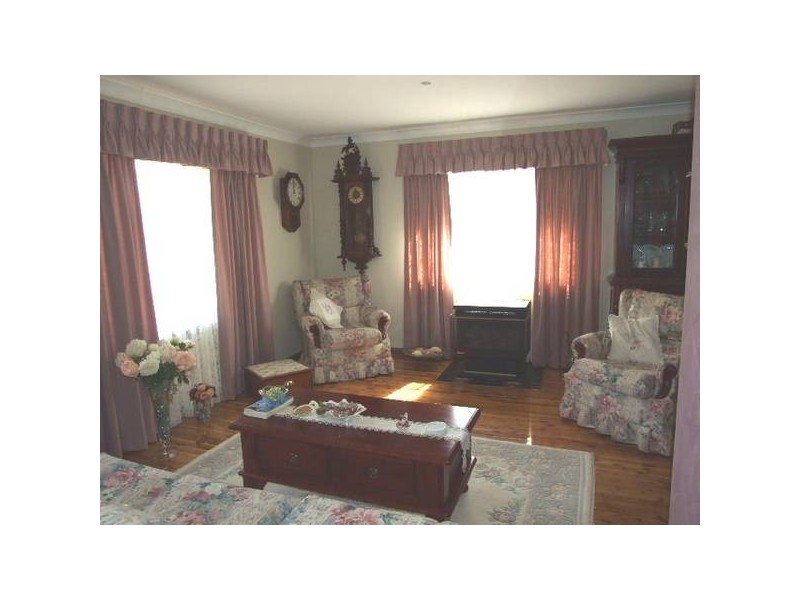 83 High Street, Parkes NSW 2870