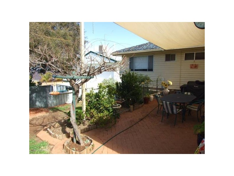 83 High Street, Parkes NSW 2870