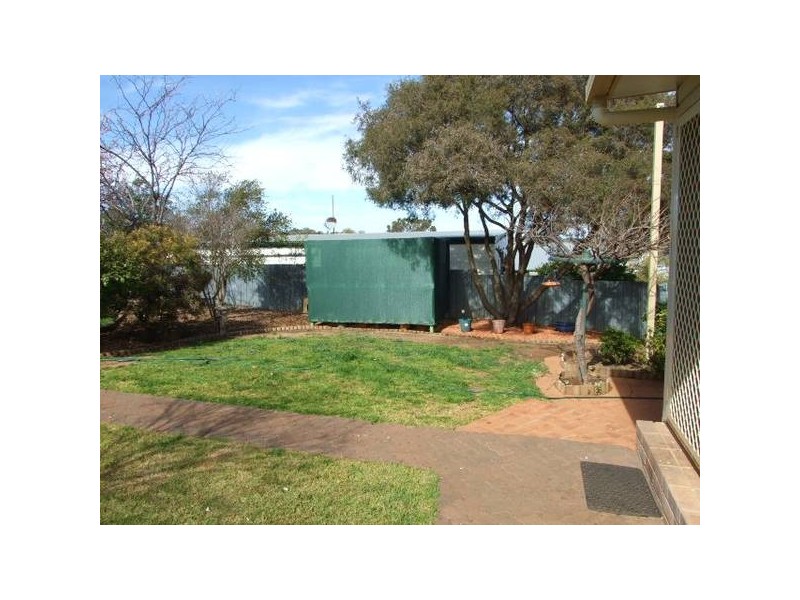 83 High Street, Parkes NSW 2870