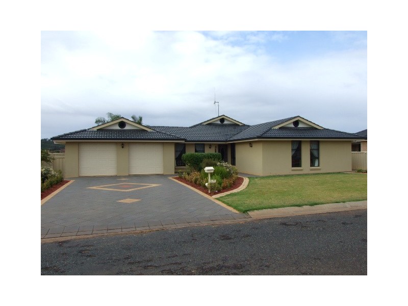 1-3 Avoca Place, Parkes NSW 2870