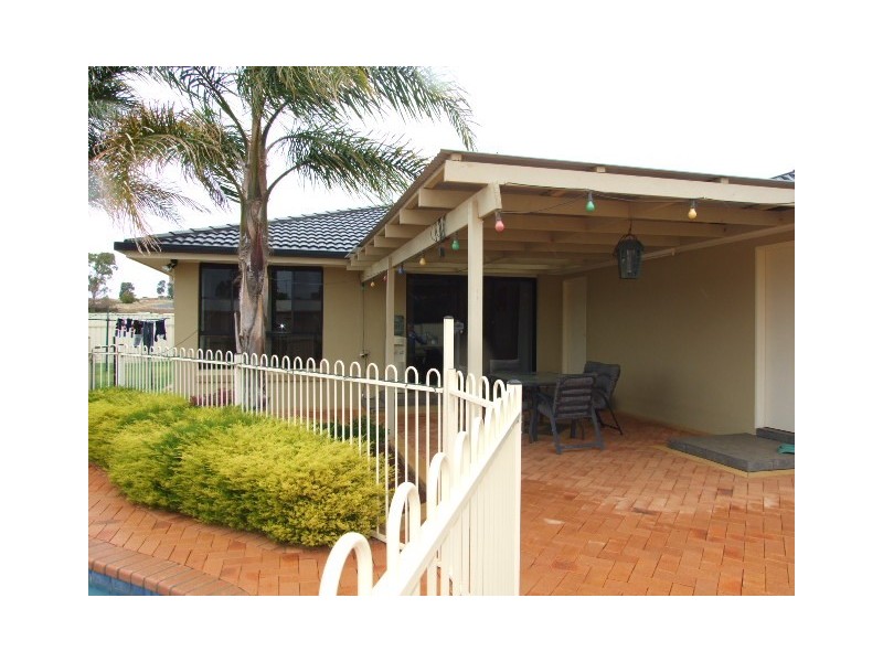 1-3 Avoca Place, Parkes NSW 2870