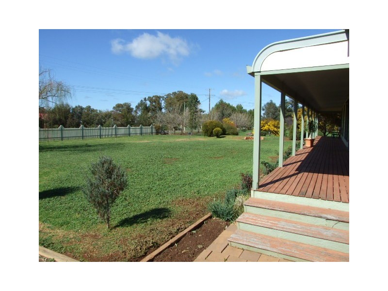 250 Nash Street, Parkes NSW 2870