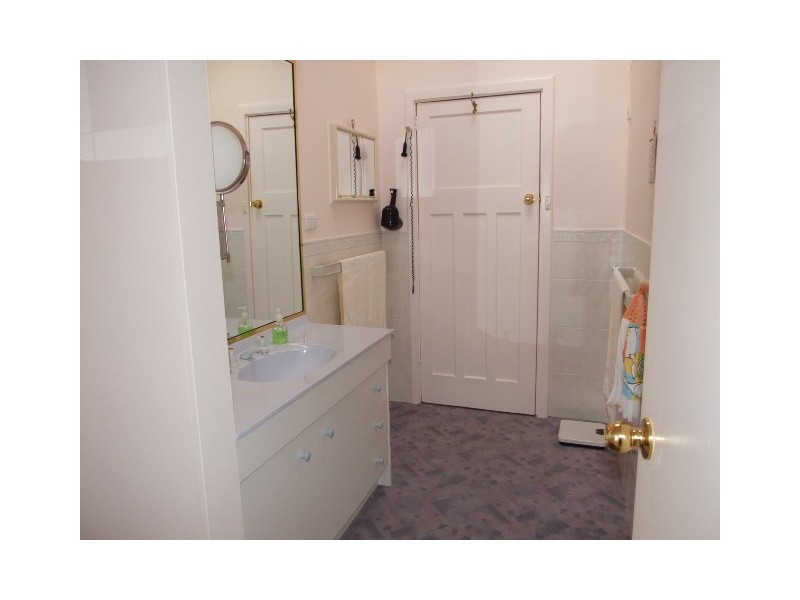 6 Coleman Road, Parkes NSW 2870