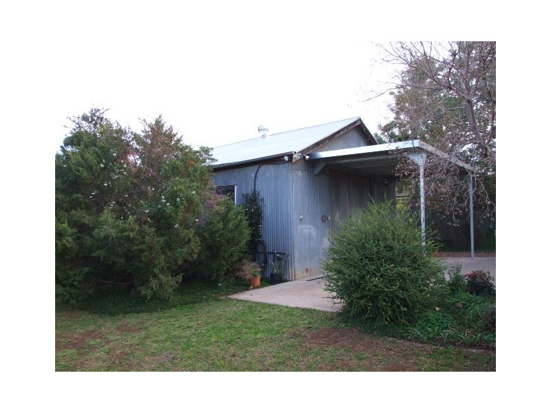 6 Coleman Road, Parkes NSW 2870