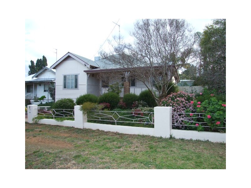 6 Coleman Road, Parkes NSW 2870