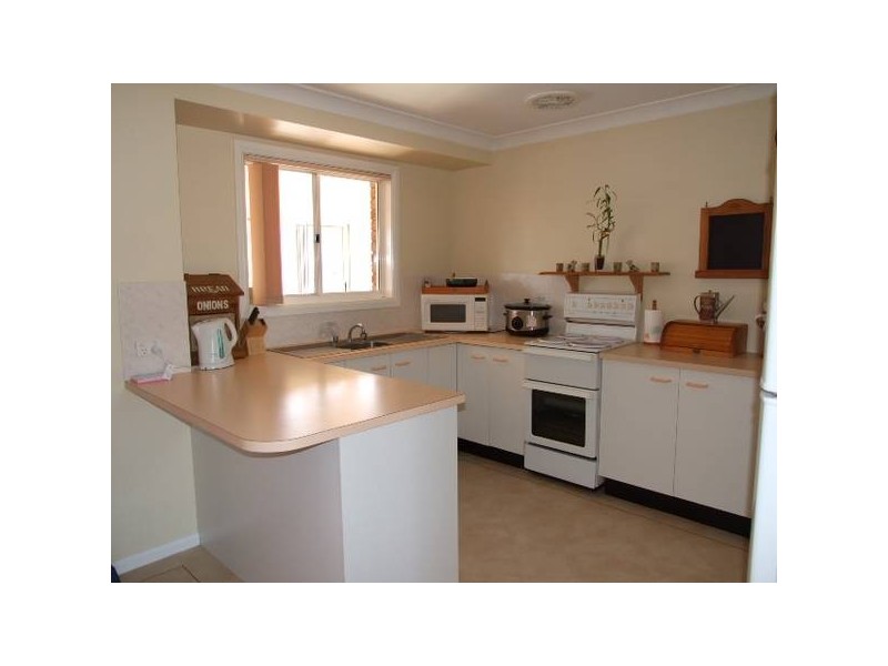 6 Carinya Street, Parkes NSW 2870