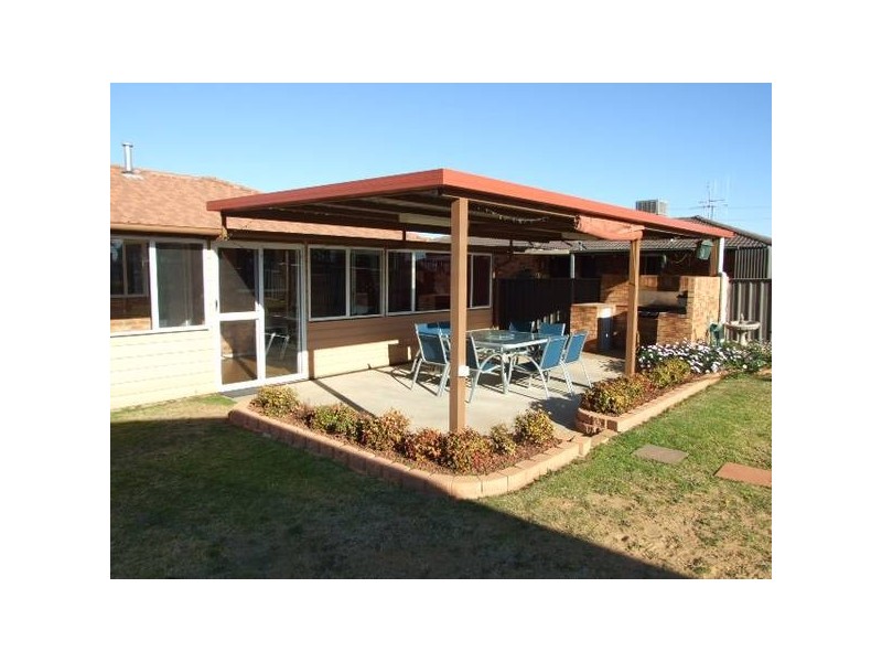 6 Carinya Street, Parkes NSW 2870