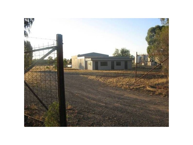 42 Mathews Street, Parkes NSW 2870