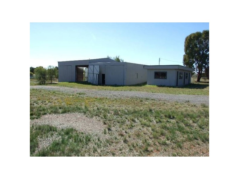42 Mathews Street, Parkes NSW 2870