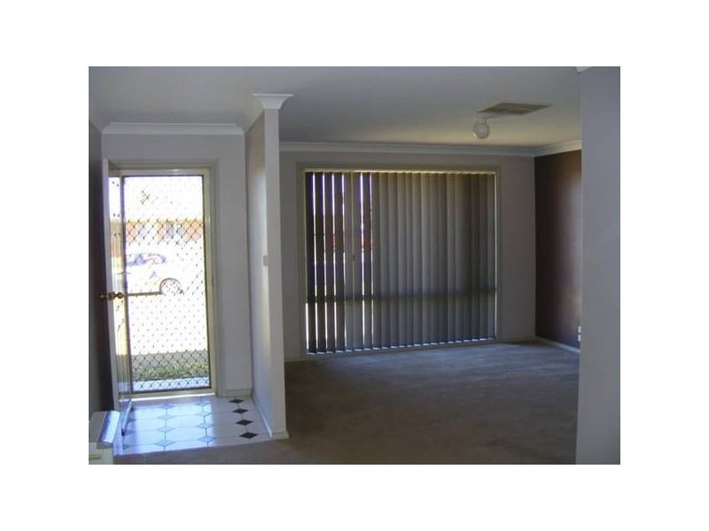 18 Thomas Tom Crescent, Parkes NSW 2870