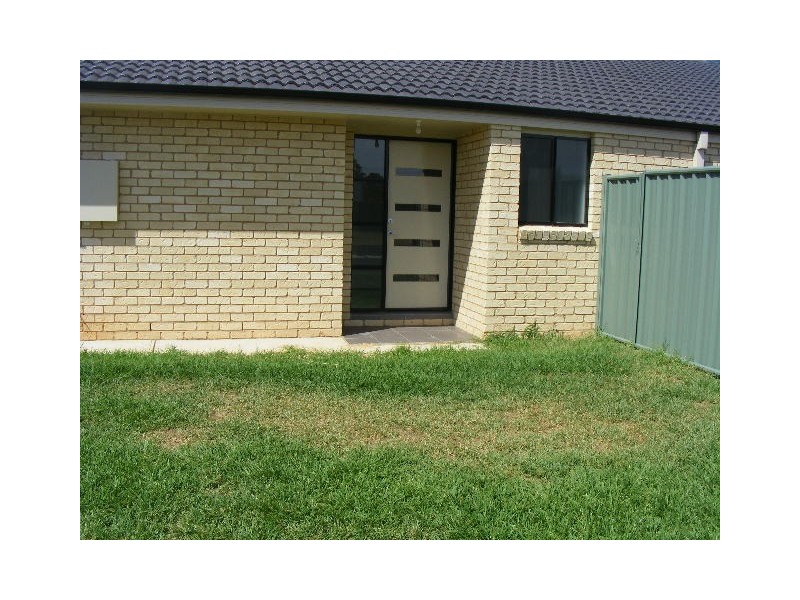 26/80 Close Street, Parkes NSW 2870
