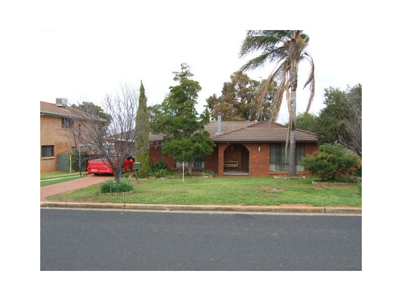 91 Victoria Street, Parkes NSW 2870