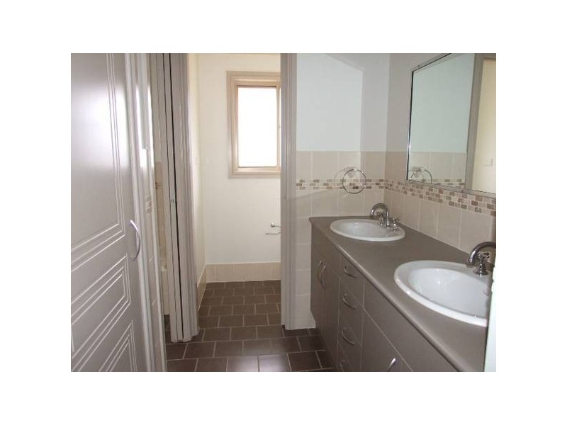 23 Park Street, Parkes NSW 2870