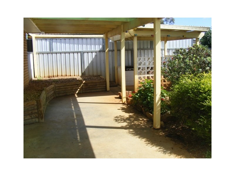 6 Guillan Place, Parkes NSW 2870