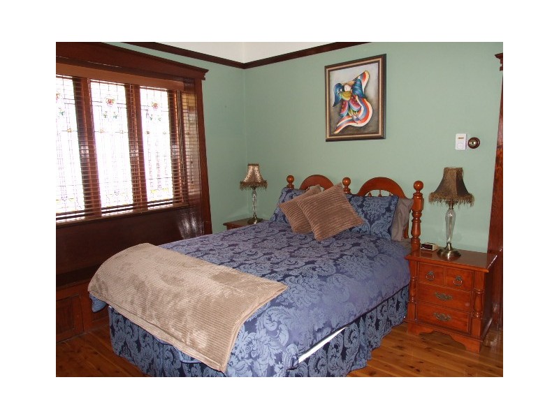 8 East Street, Parkes NSW 2870