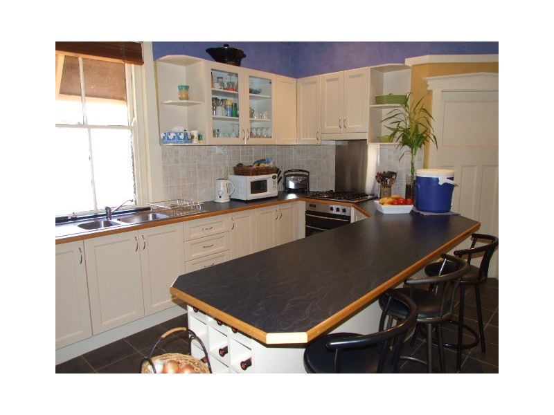 8 East Street, Parkes NSW 2870