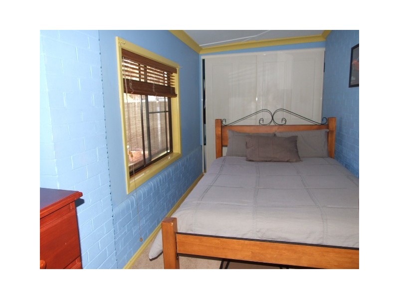 8 East Street, Parkes NSW 2870