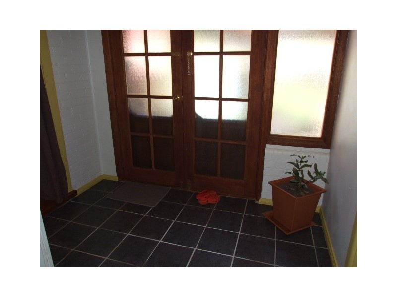 8 East Street, Parkes NSW 2870