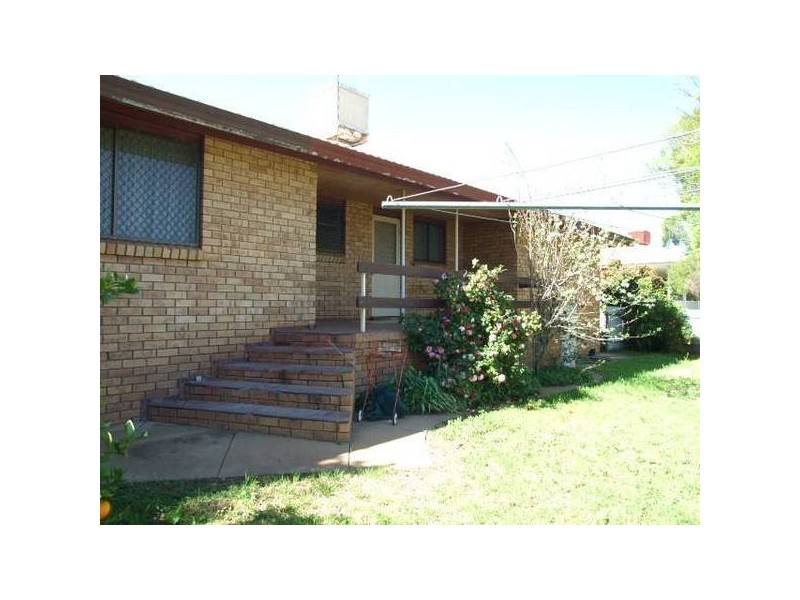 13 Want Street, Parkes NSW 2870
