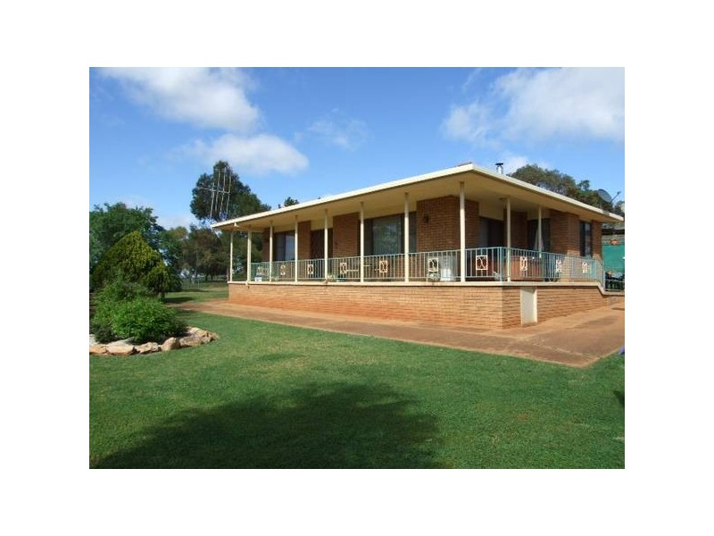 139 Tanks Lane, Parkes NSW 2870