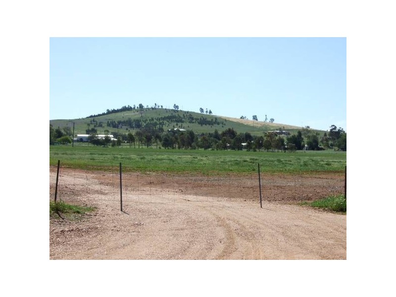139 Tanks Lane, Parkes NSW 2870