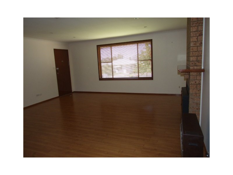 8 Werona Place, Parkes NSW 2870