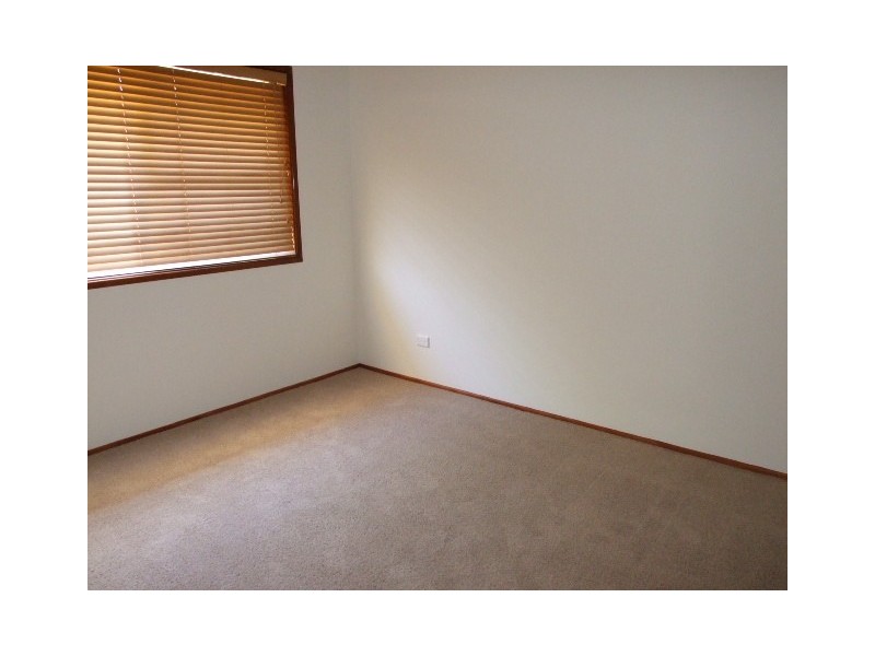 8 Werona Place, Parkes NSW 2870