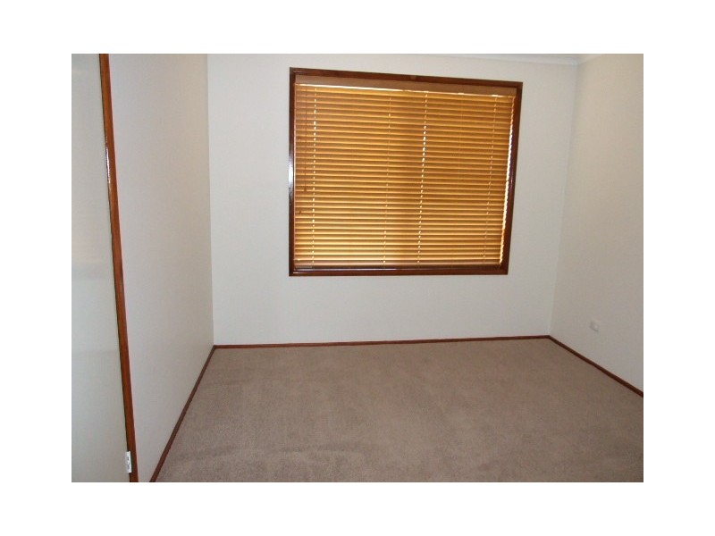 8 Werona Place, Parkes NSW 2870