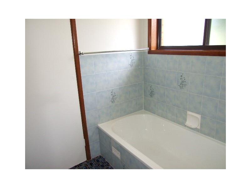 8 Werona Place, Parkes NSW 2870