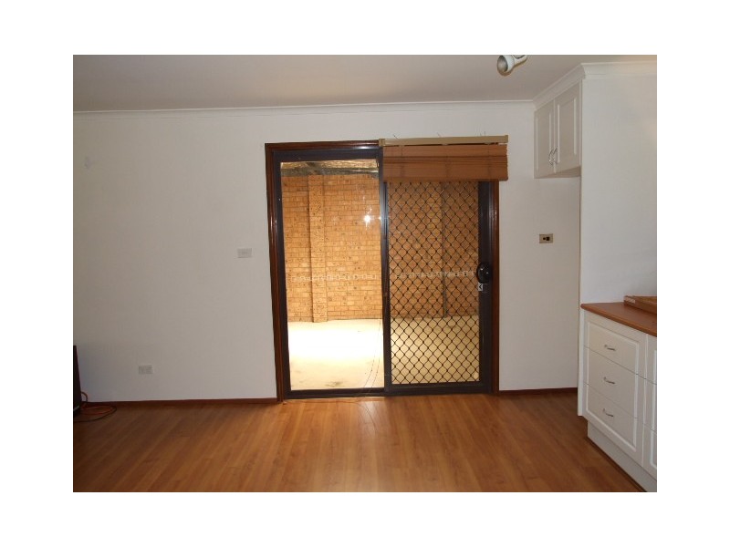 8 Werona Place, Parkes NSW 2870