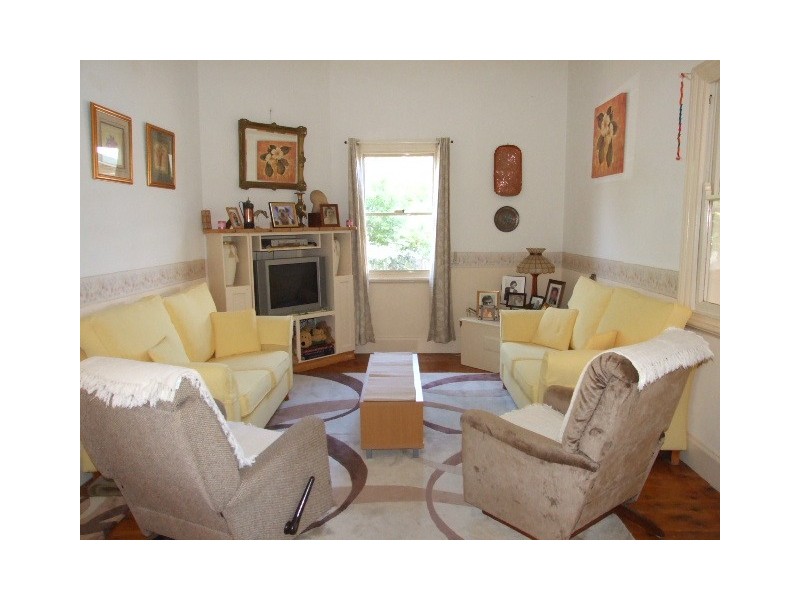 64 High Street, Parkes NSW 2870